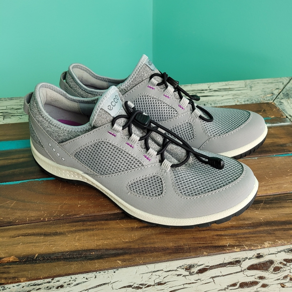 🌻SALE🌻 Ecco gray slip on Tennis Shoes